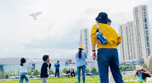 ���Ӽ��Ź���